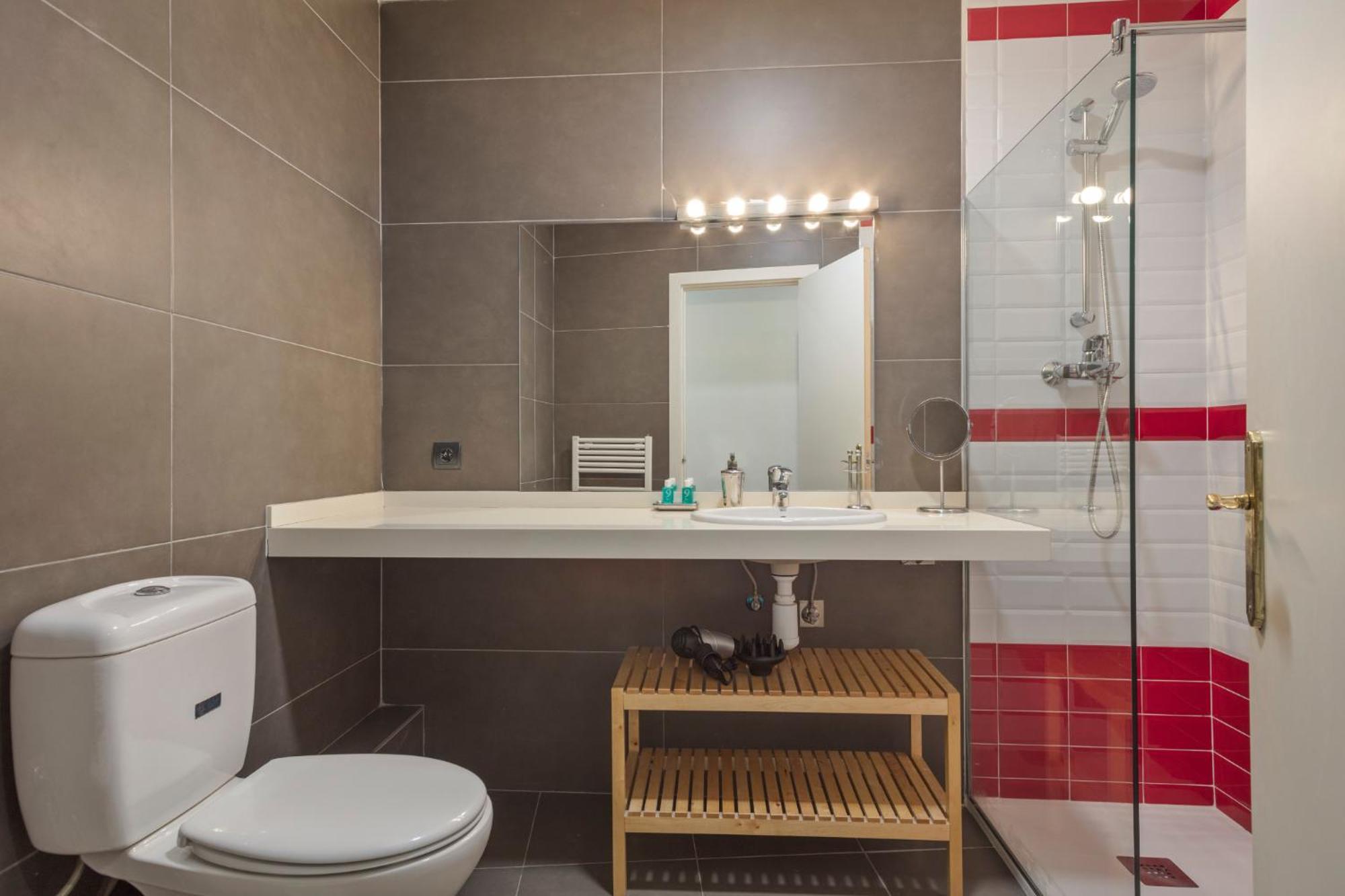 Comtal 1 Hab 53 - Sant Antoni Barcelona